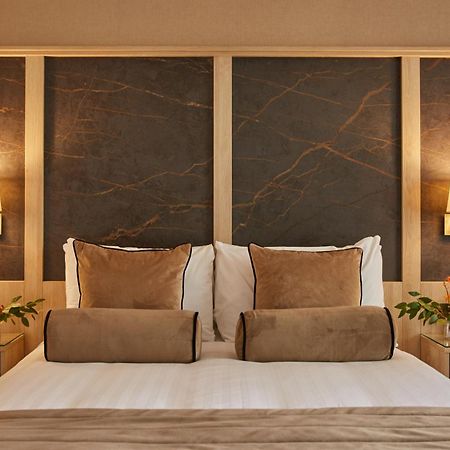 County Arms Birr Hotel Bagian luar foto
