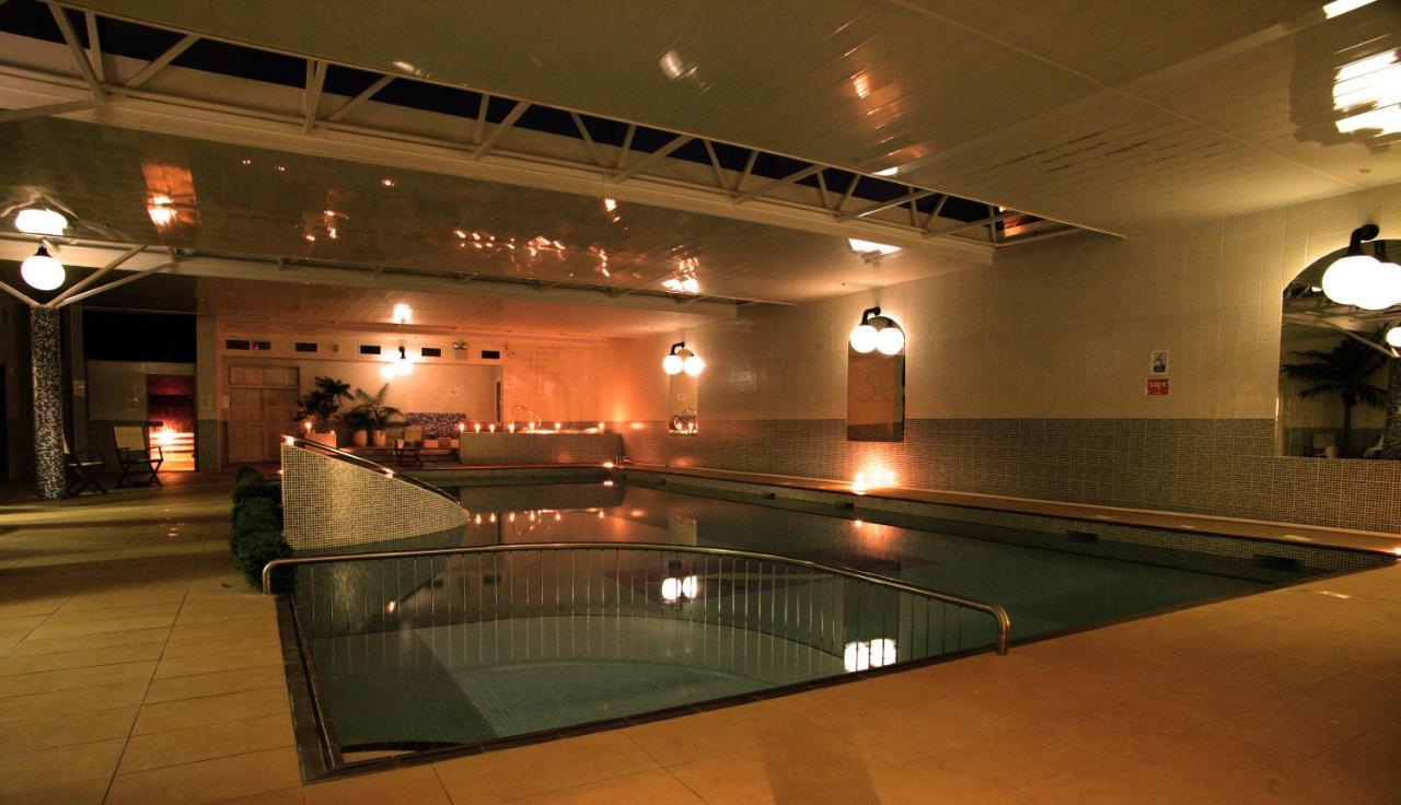County Arms Birr Hotel Bagian luar foto
