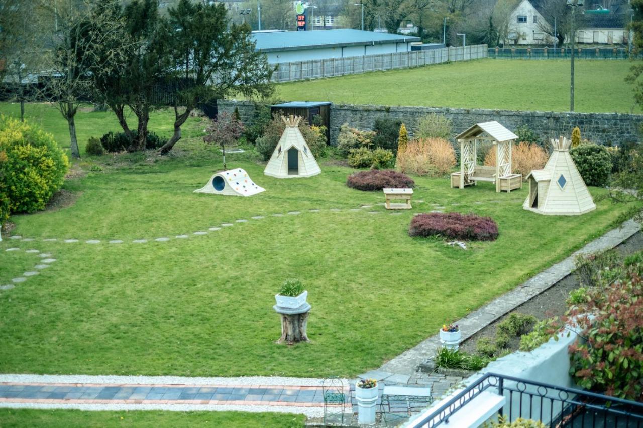 County Arms Birr Hotel Bagian luar foto