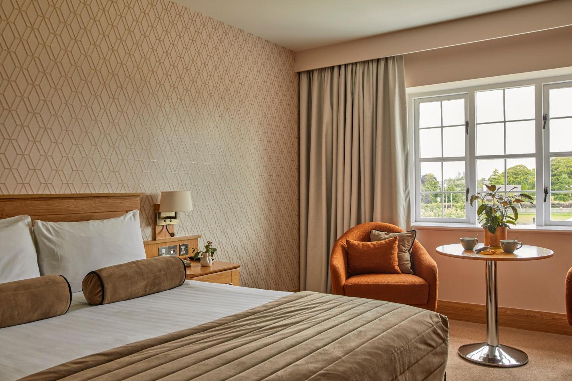 County Arms Birr Hotel Bagian luar foto