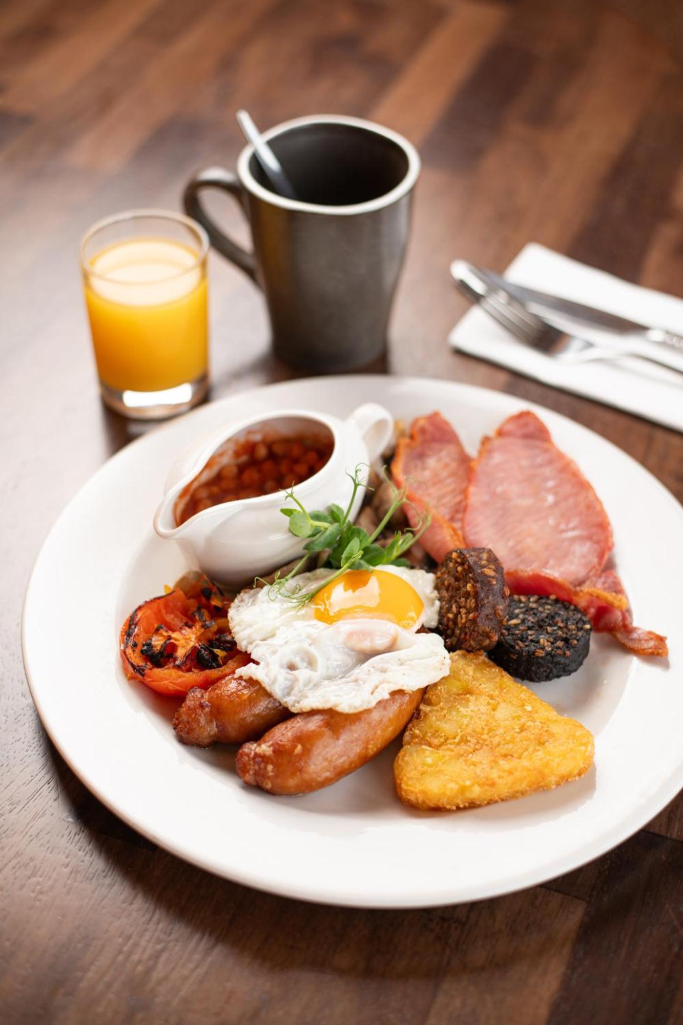 County Arms Birr Hotel Bagian luar foto