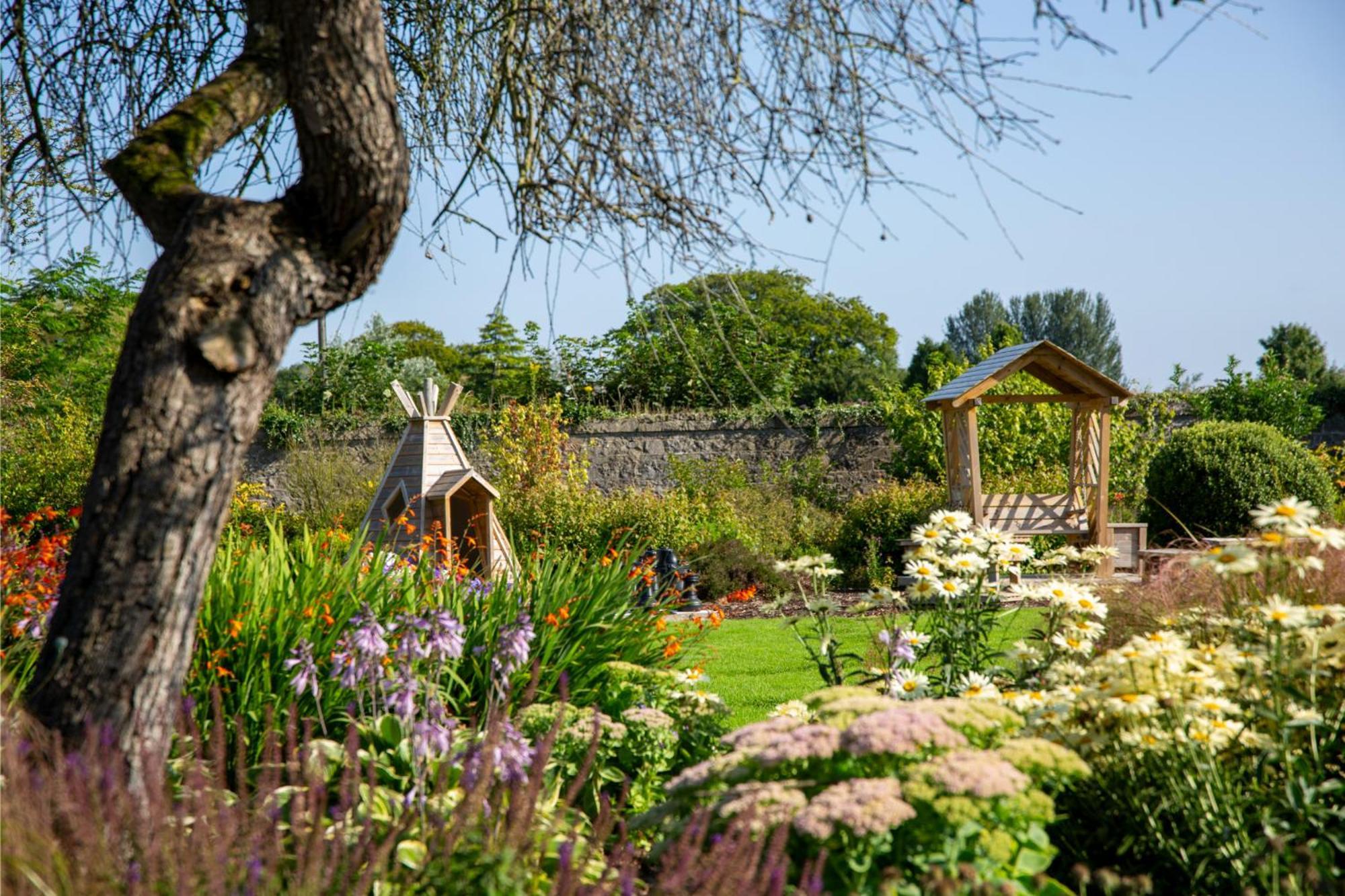 County Arms Birr Hotel Bagian luar foto