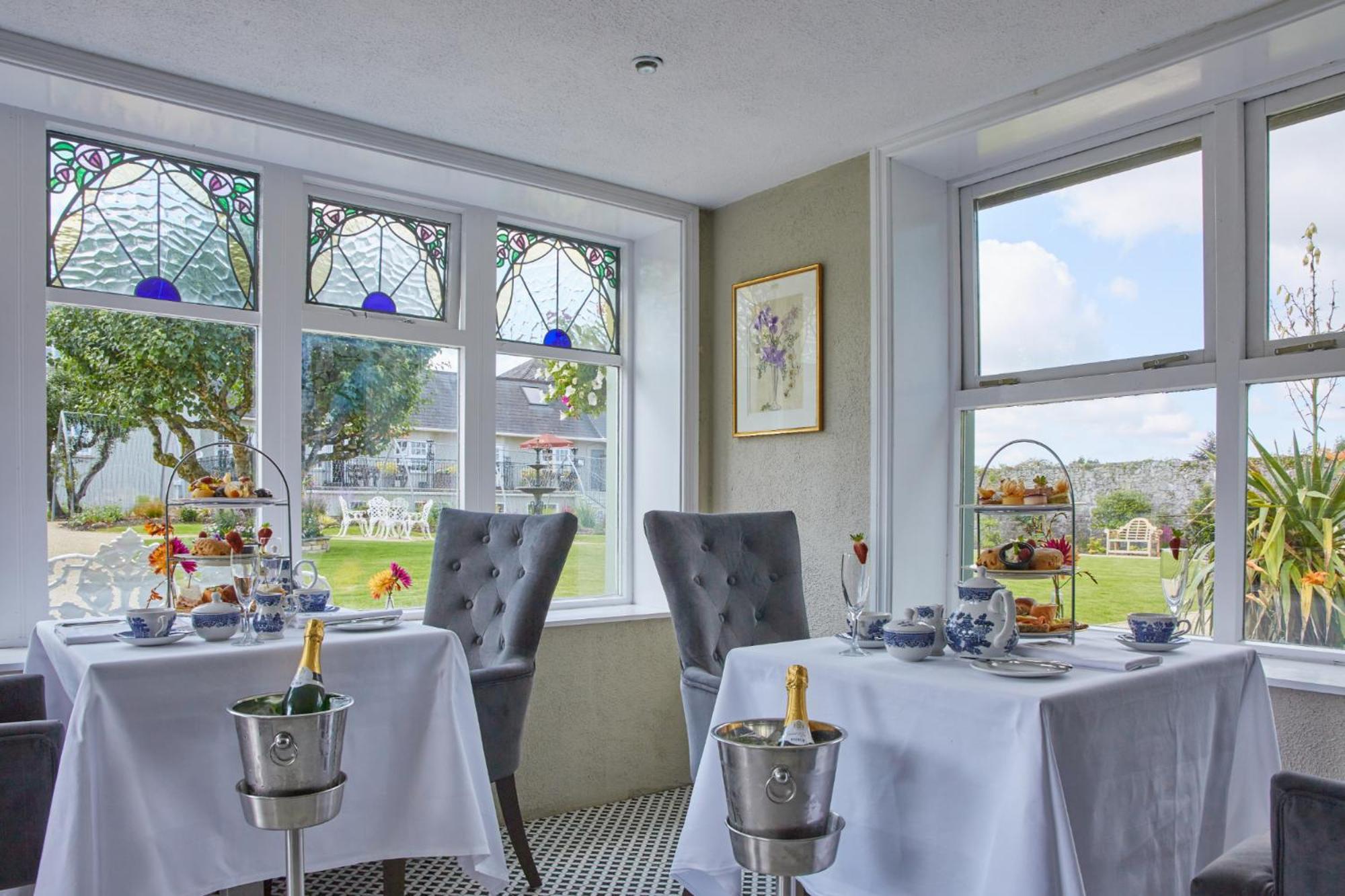 County Arms Birr Hotel Bagian luar foto