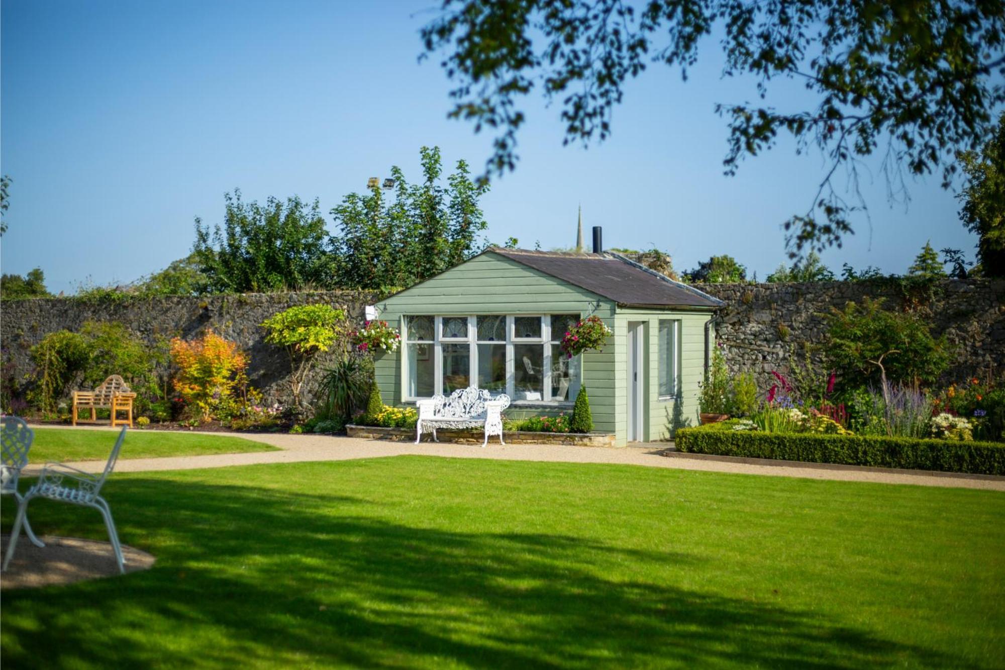 County Arms Birr Hotel Bagian luar foto