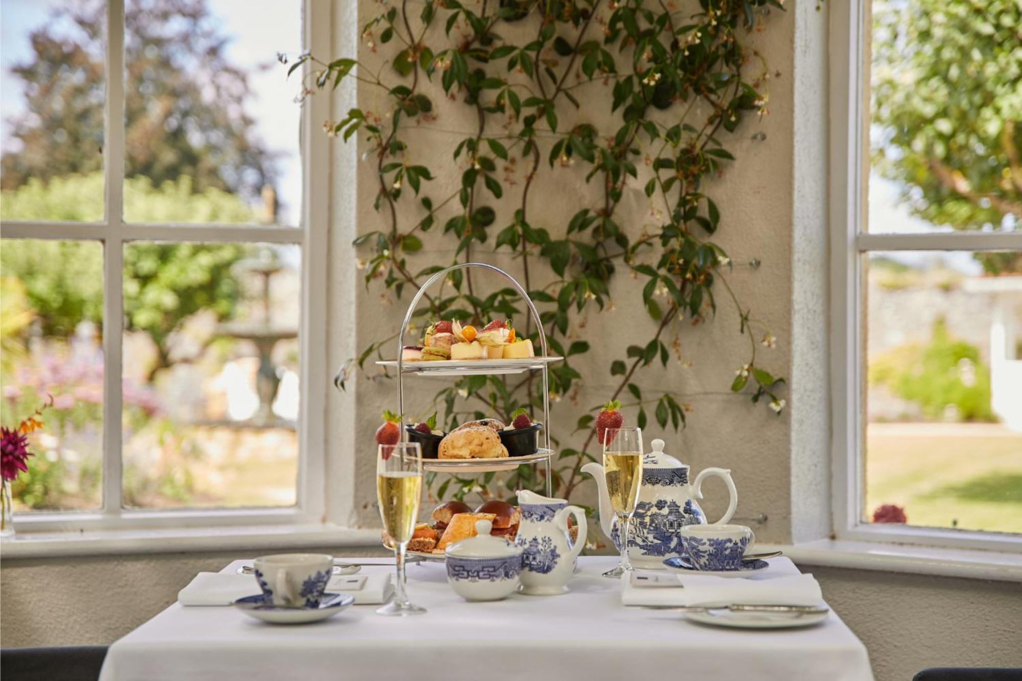 County Arms Birr Hotel Bagian luar foto