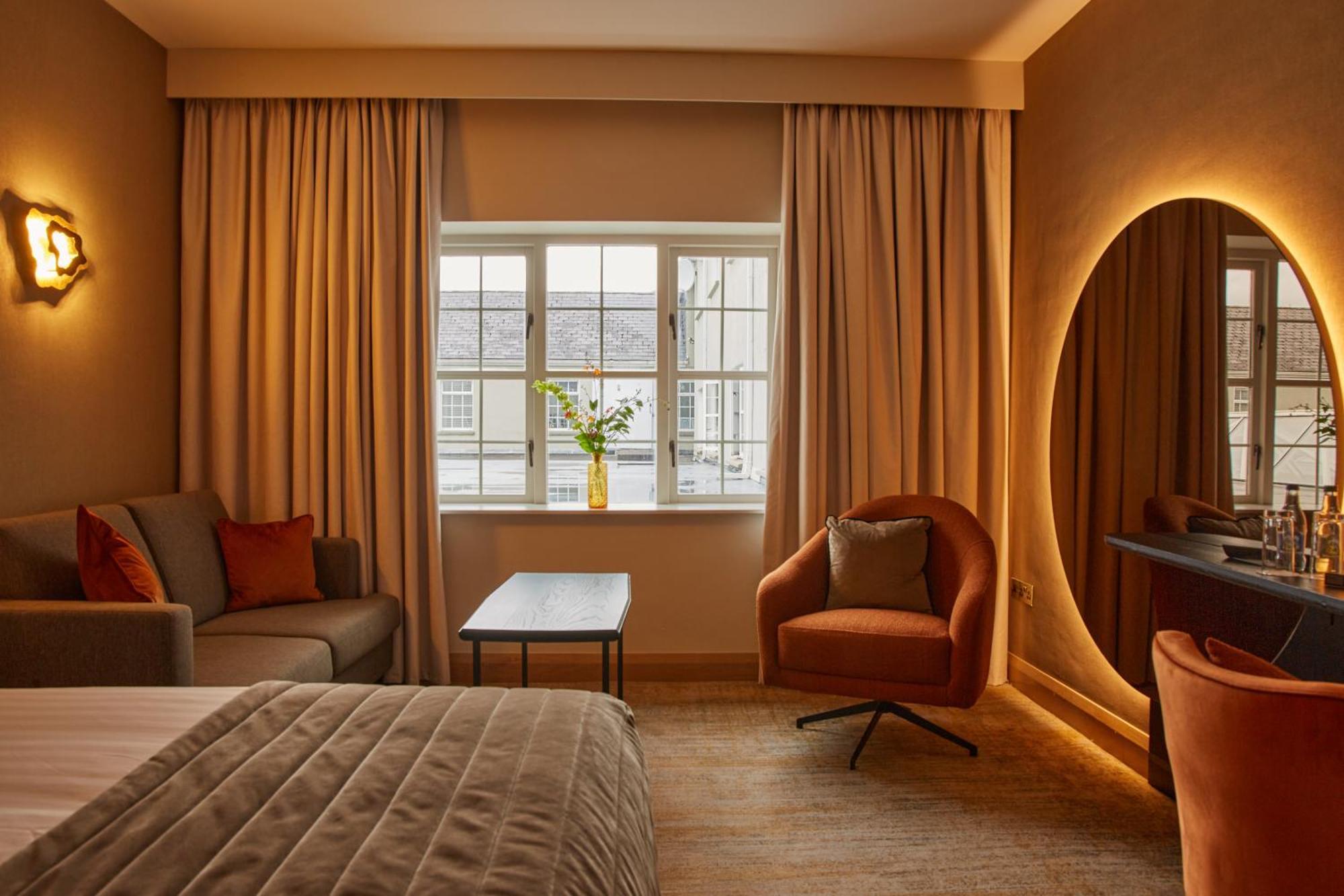 County Arms Birr Hotel Bagian luar foto
