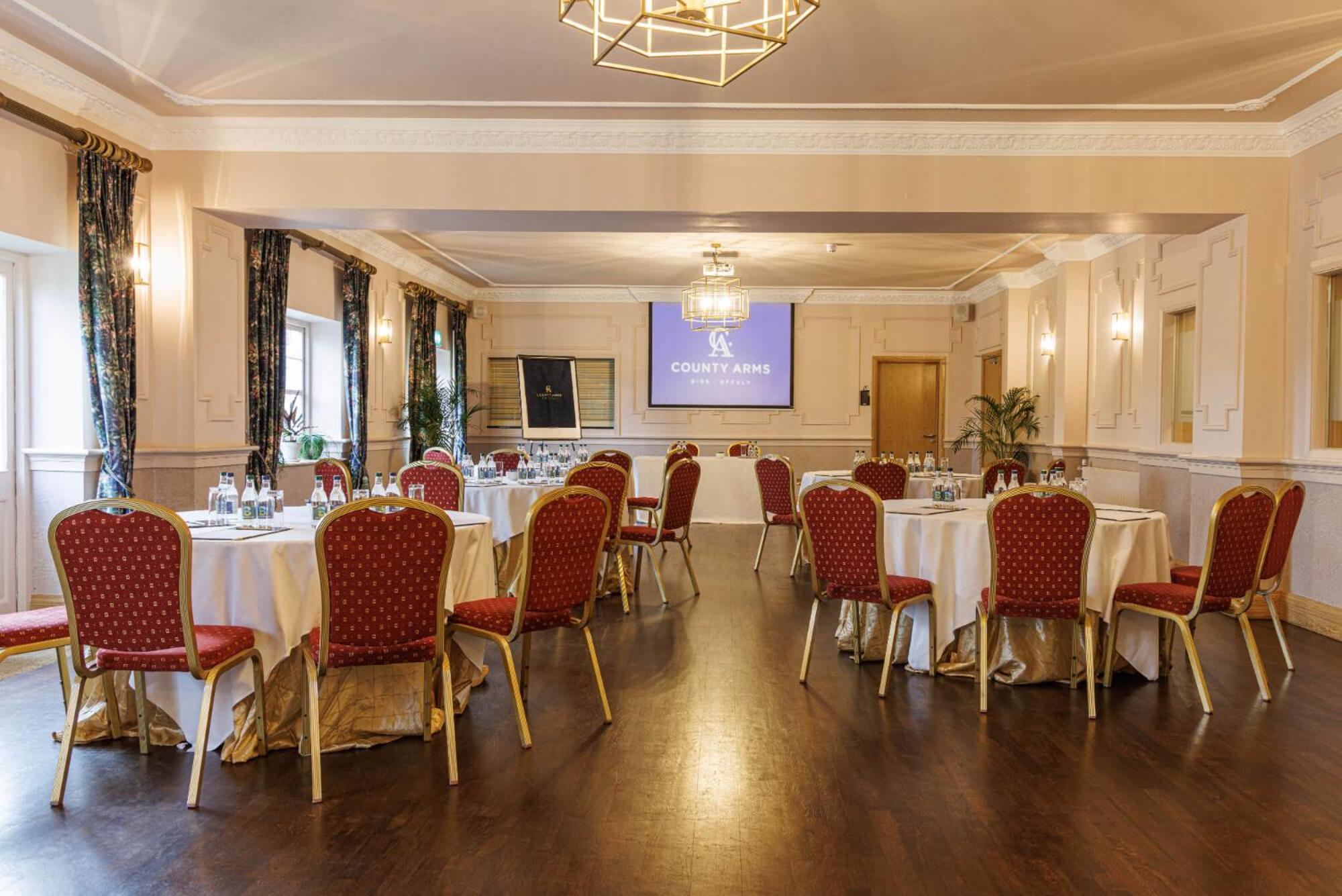 County Arms Birr Hotel Bagian luar foto