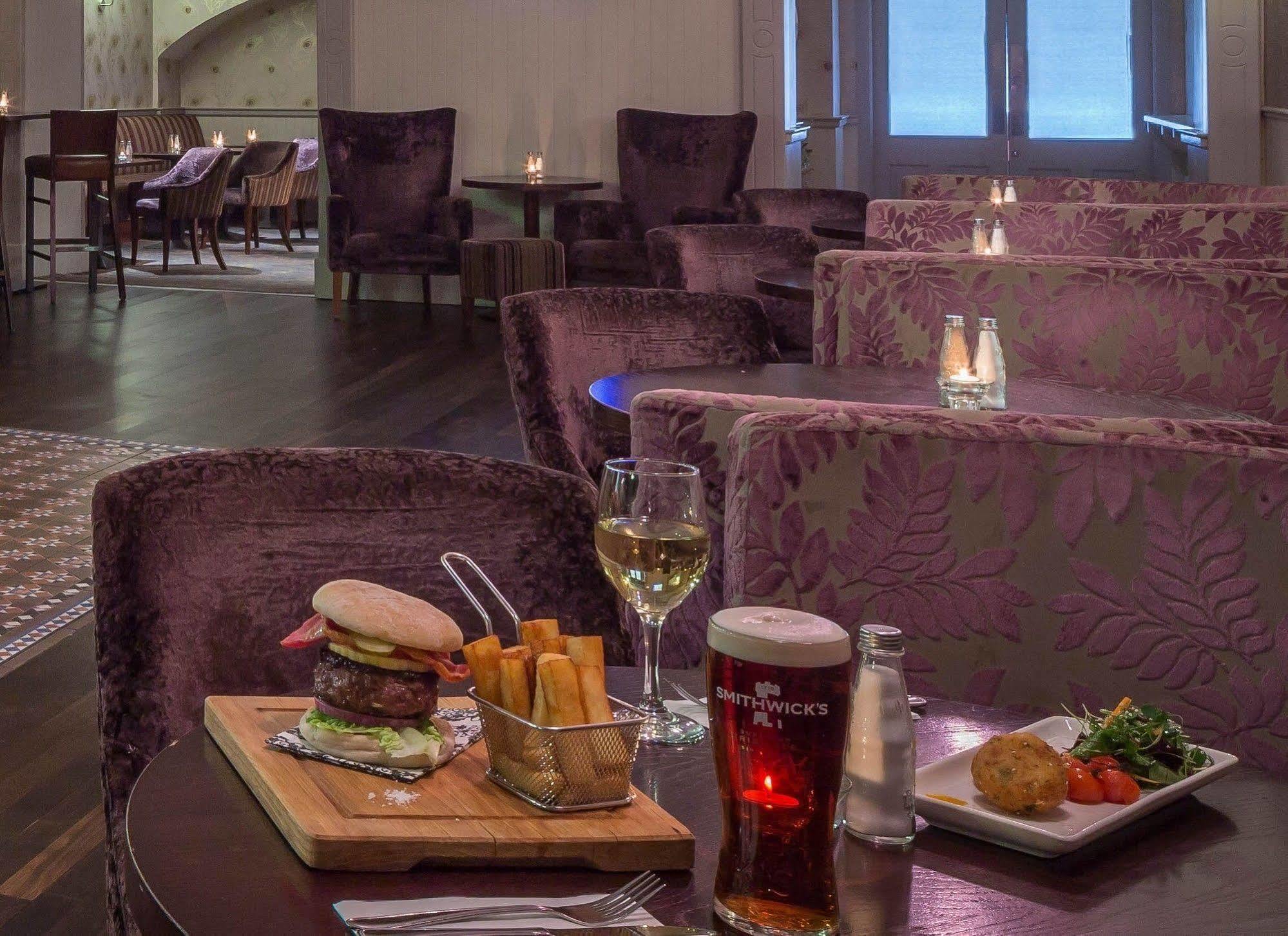 County Arms Birr Hotel Bagian luar foto