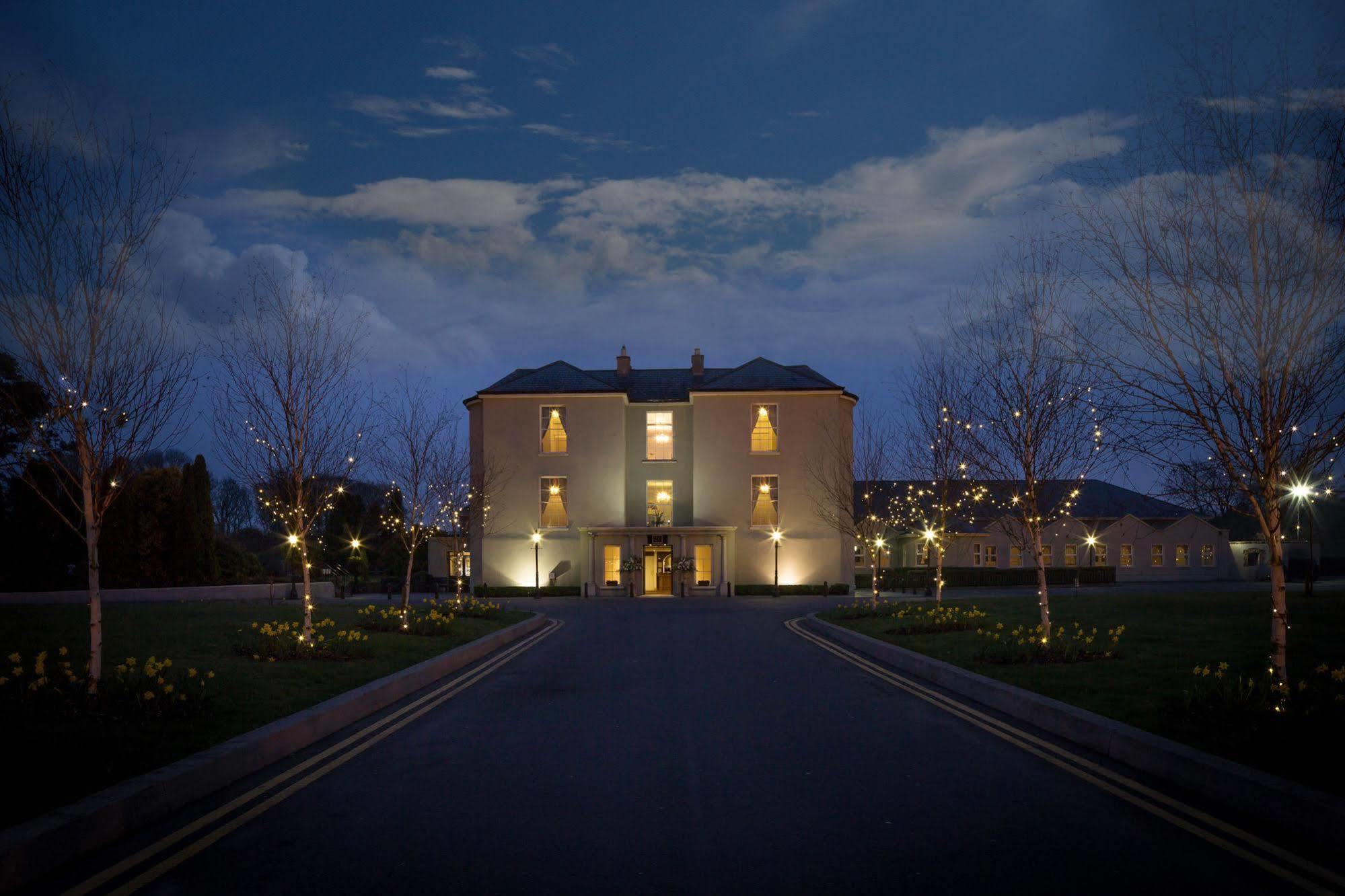 County Arms Birr Hotel Bagian luar foto