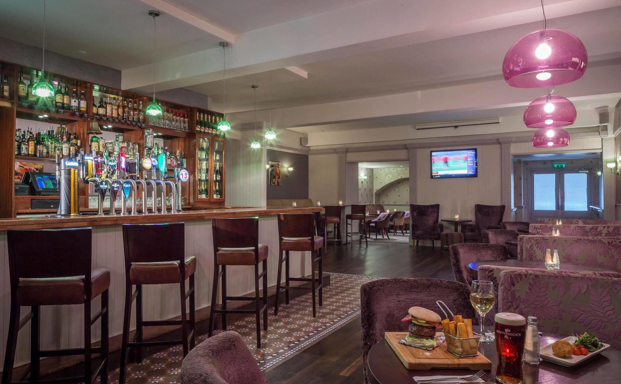County Arms Birr Hotel Bagian luar foto